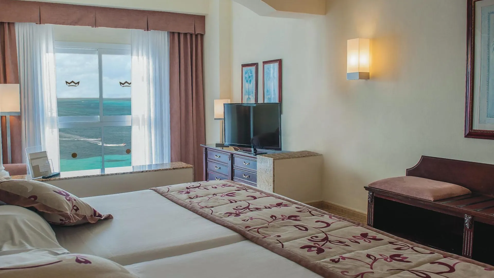 Riu Palace Aruba Palm Beach Szálloda